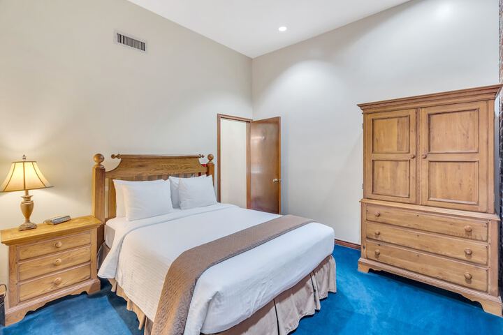 Room 43 of 130