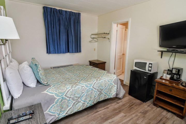 Room 27 of 62