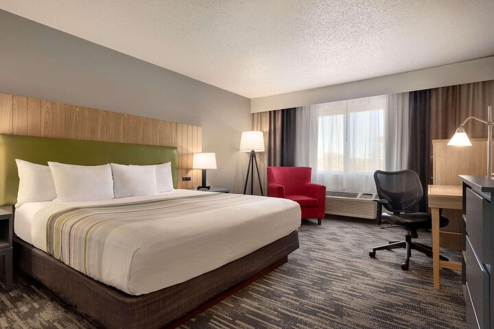 Country Inn & Suites by Radisson Brookings, SD