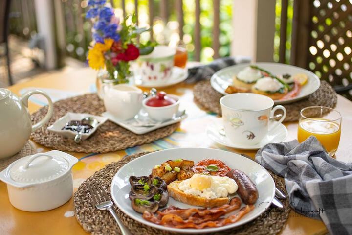 Breakfast/Coffee Service 33 of 46