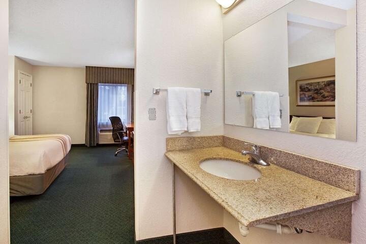 Room 30 of 36