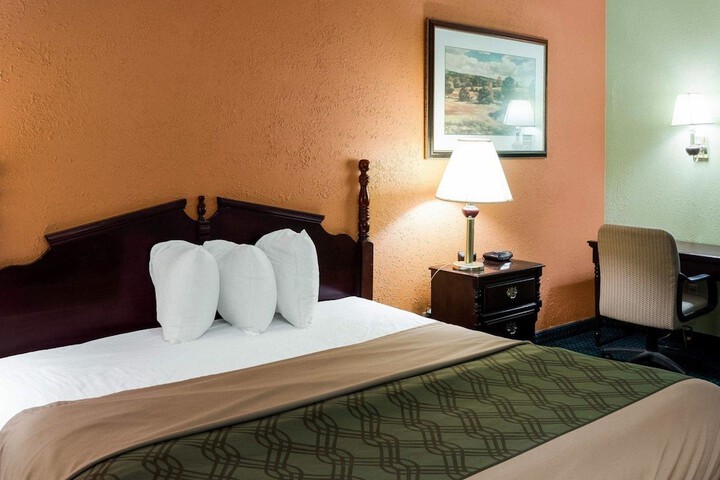 Econo Lodge Canton I-55