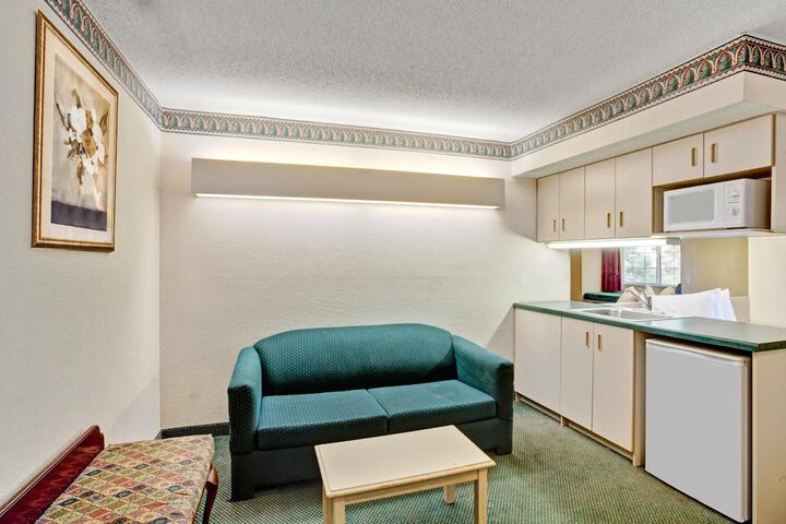 Room 23 of 42