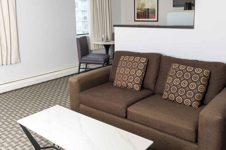 Room 42 of 242