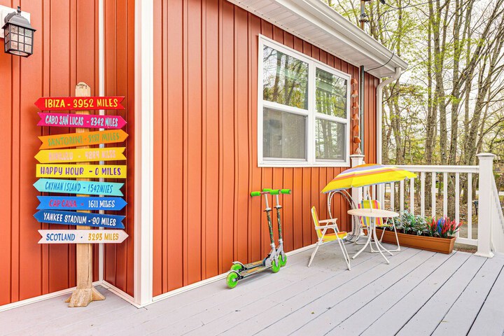 Deck Fire Pit & Pool Access at Poconos Retreat!