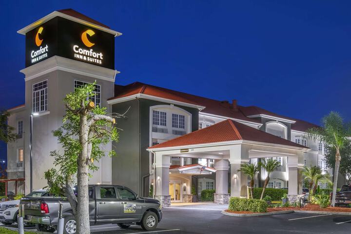 Comfort Inn & Suites