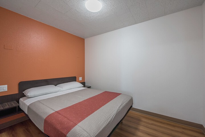 Room 21 of 31