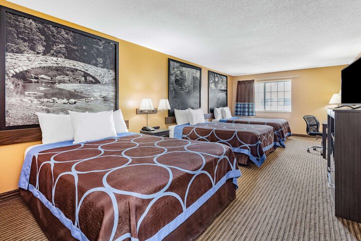 Room 12 of 17