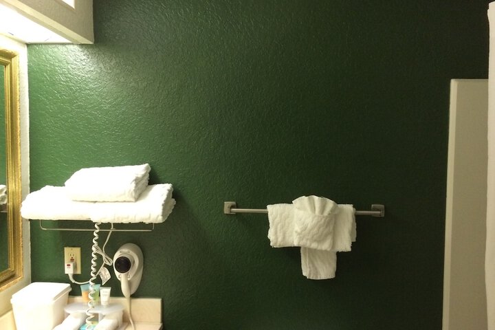 Room 26 of 48