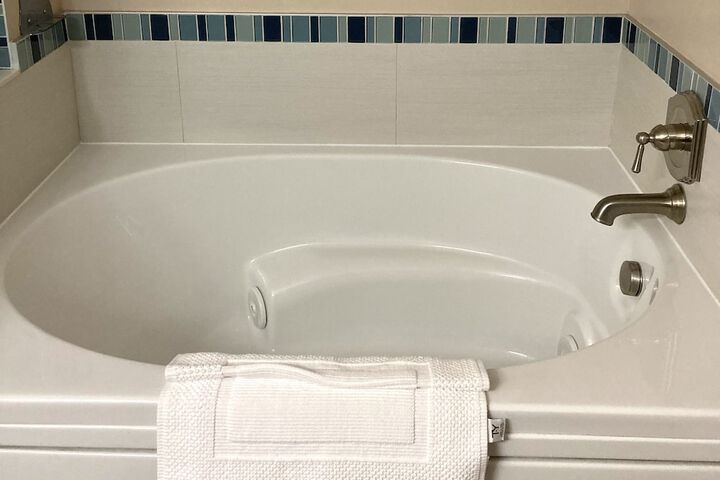 Sand Pebbles Inn