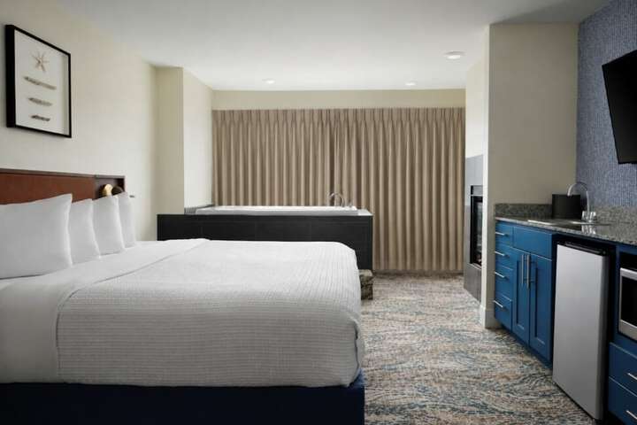 Starfish Manor Oceanfront Hotel