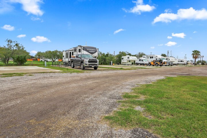 Mathis Motel