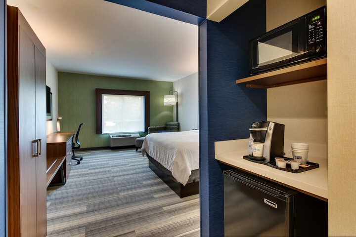 Room 40 of 91