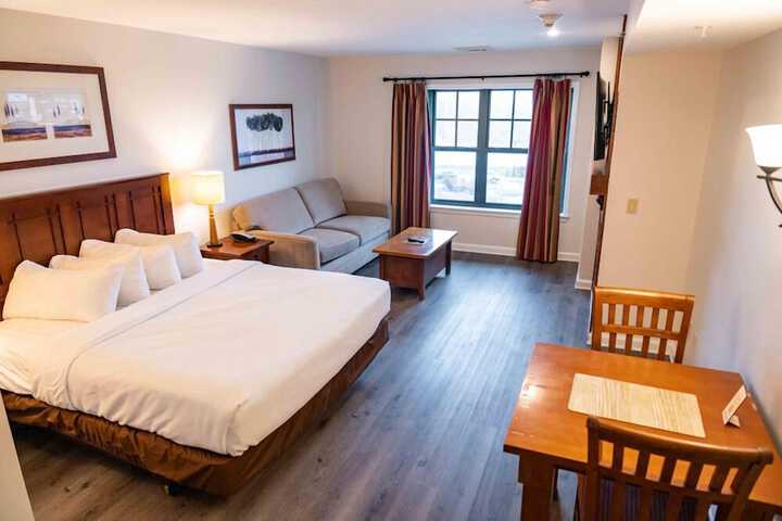 Room 100 of 117