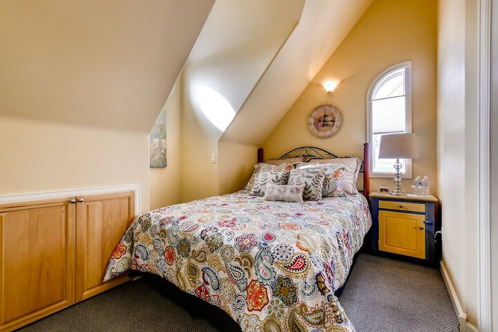 Room 13 of 49