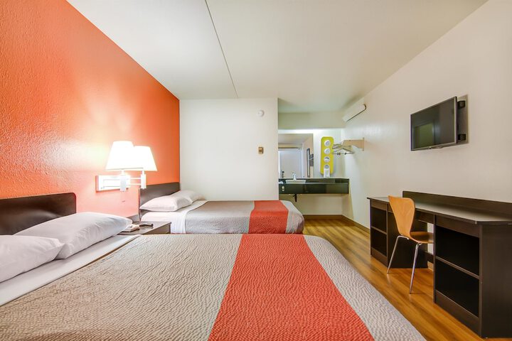 Room 15 of 30