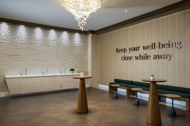 Hotel Interior 22 of 130