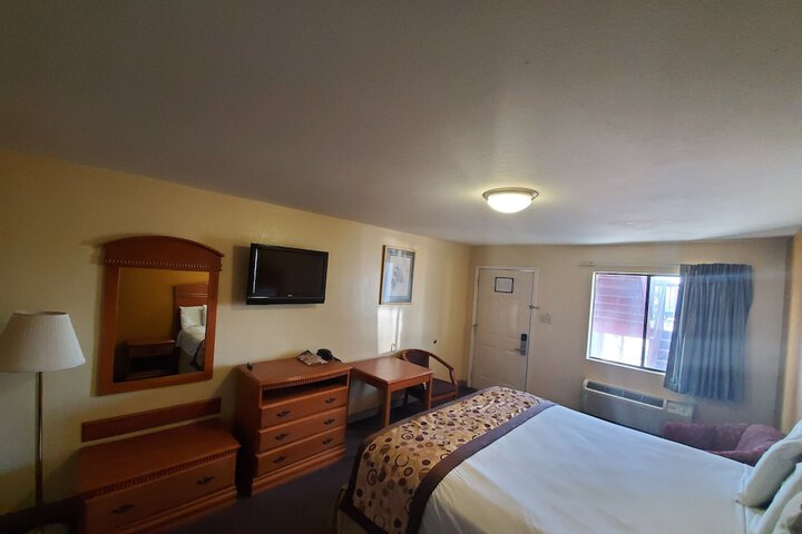 Room 16 of 34