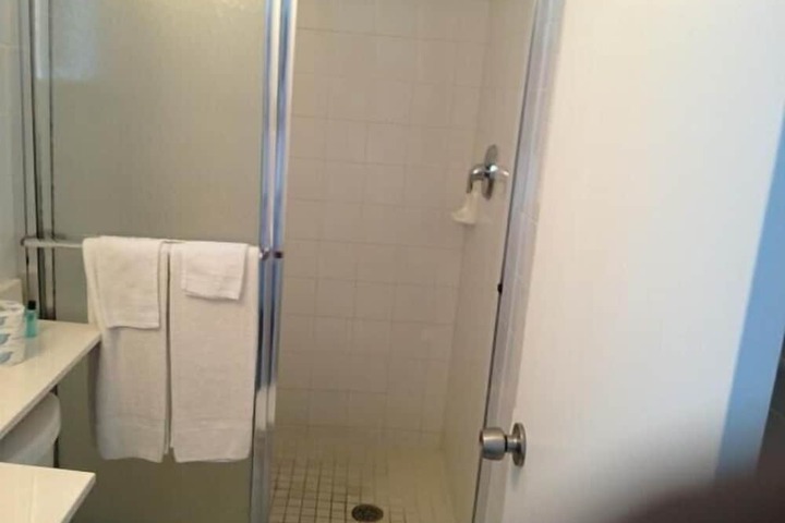 Room 13 of 26