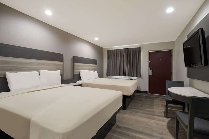 Room 25 of 26