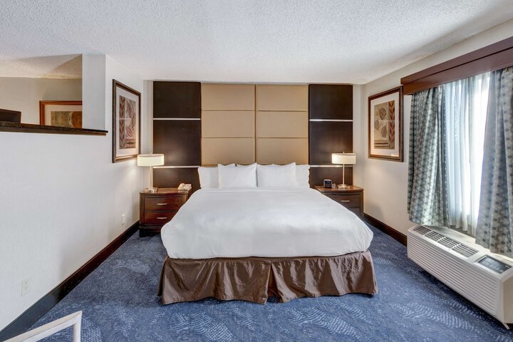 Room 10 of 33