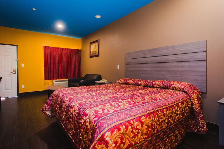 Room 18 of 38