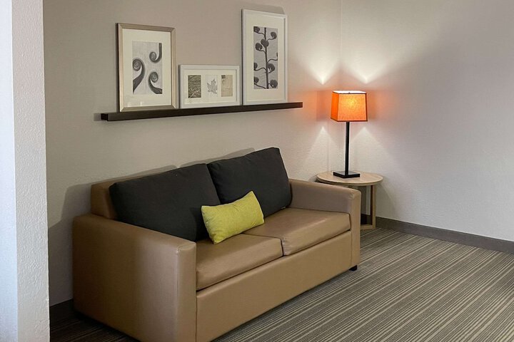 Room 7 of 28