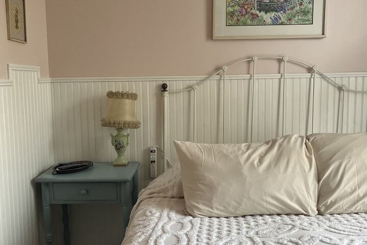 Room 143 of 162