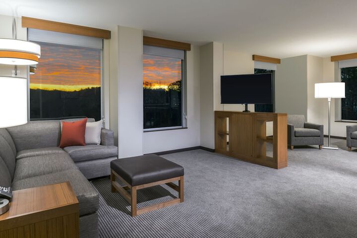 Hyatt Place Marlborough / Apex Center