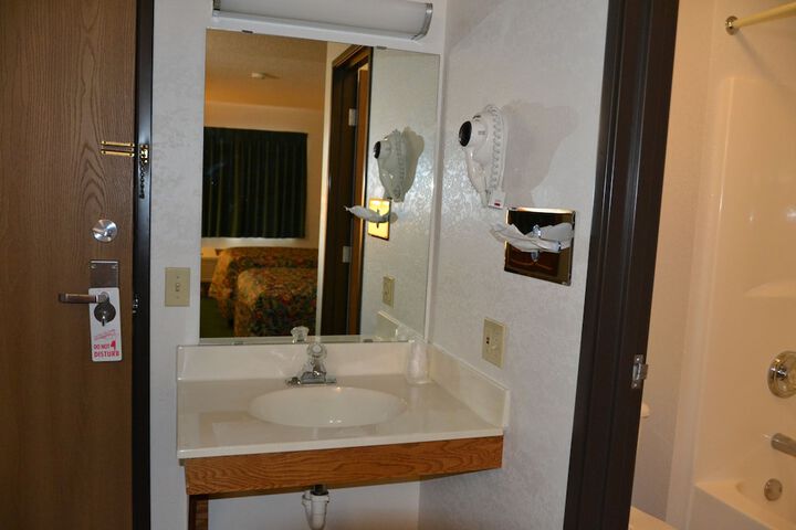 Room 26 of 28