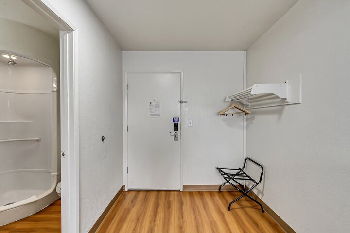 Room 26 of 61