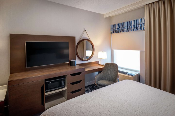 Hampton Inn Long Island / Commack