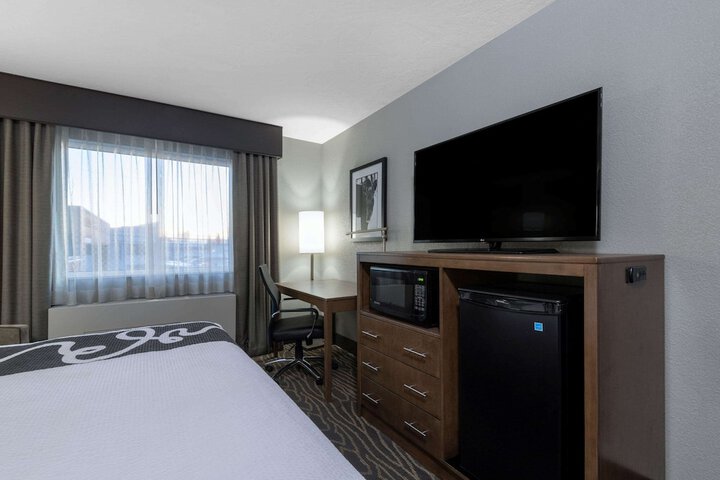 Room 8 of 25