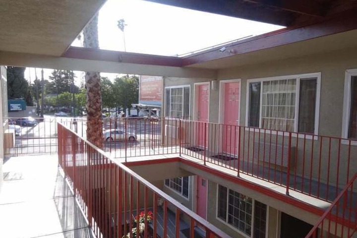 Hotel 7 of 27