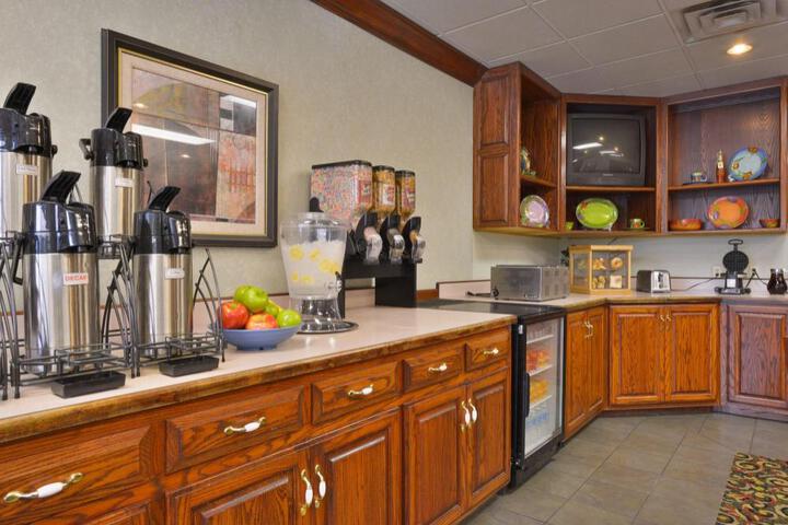 Lamplighter Inn and Suites