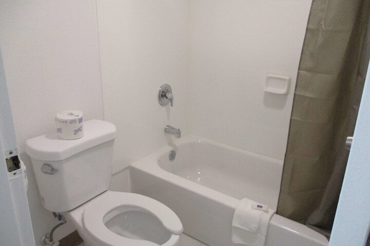 Room 19 of 37