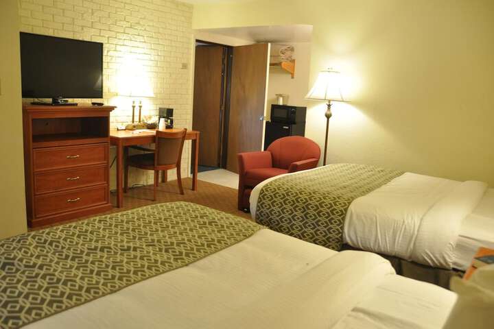 Room 17 of 34