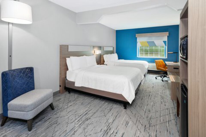 Room 83 of 124
