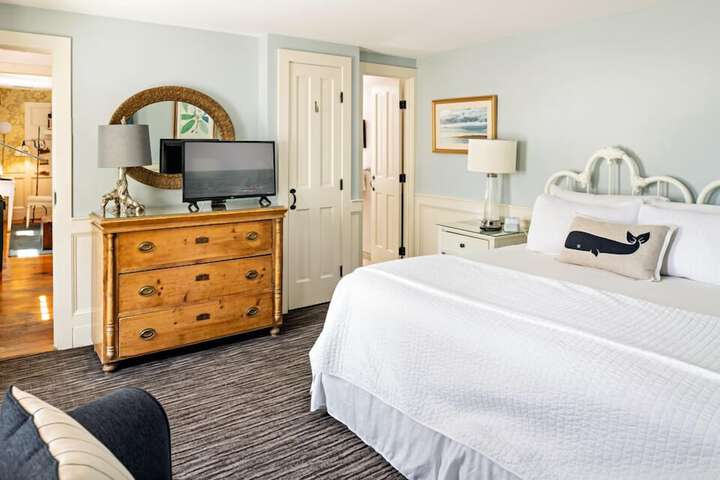 Brass Key Guesthouse - Adults Only