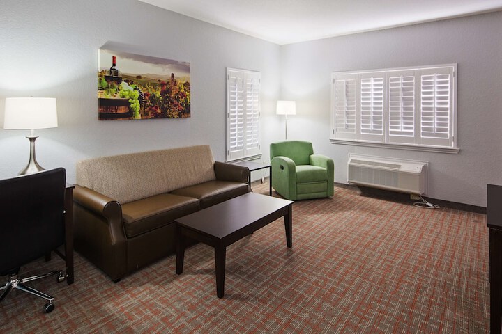 Room 17 of 25