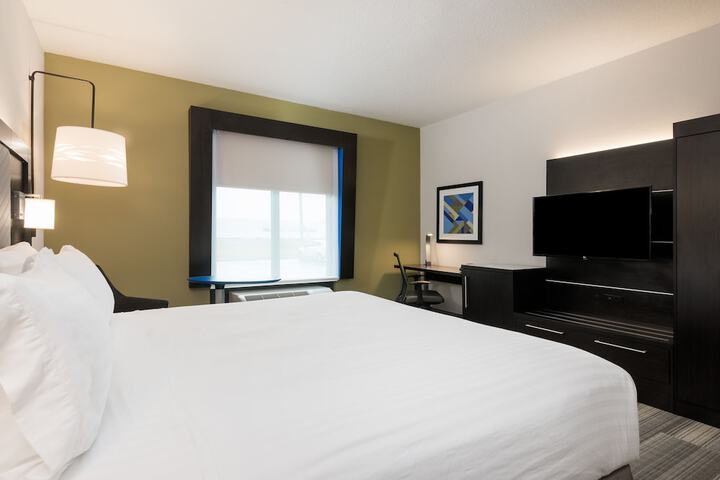 Holiday Inn Express & Suites Florence I-95 & I-20 Civic Center by IHG