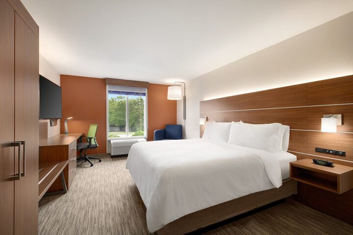 Holiday Inn Express Hotel & Suites Auburn - University Area by IHG
