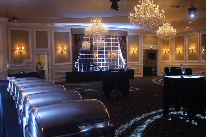 Ballroom/Hall 23 of 24