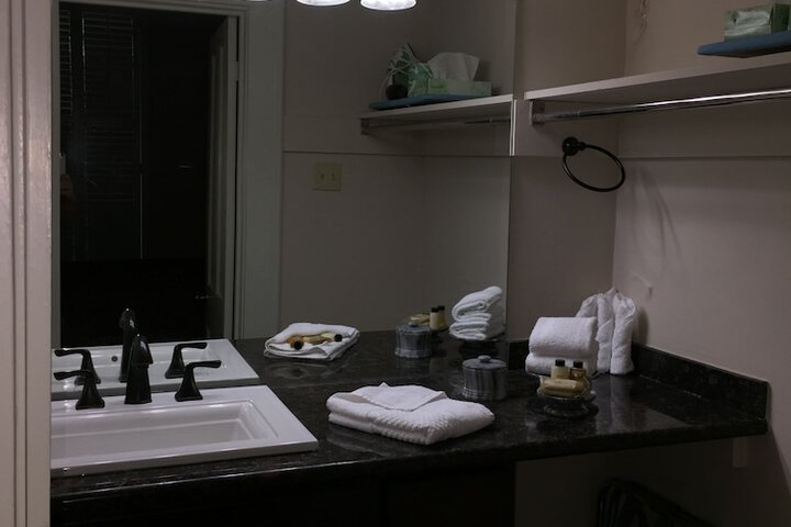 Room 26 of 40