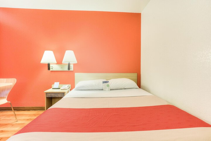 Motel 6 Tigard OR - Portland South - Lake Oswego