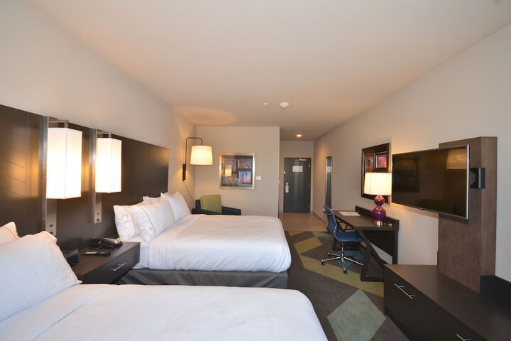 Room 17 of 40
