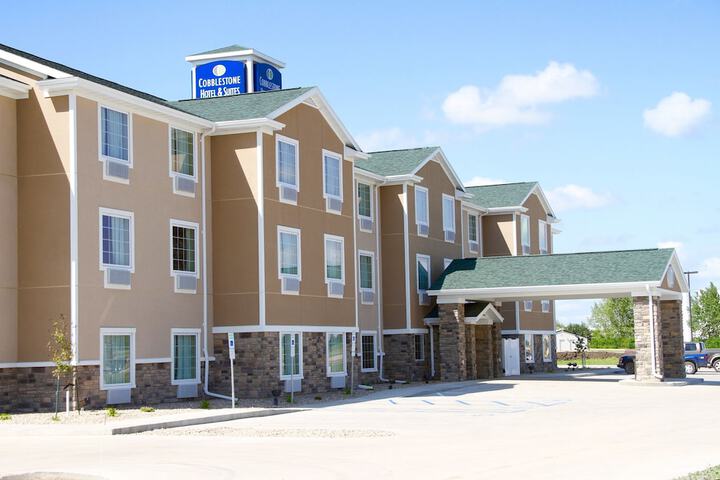 Cobblestone Hotel & Suites – Devils Lake