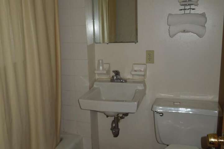 Room 9 of 30