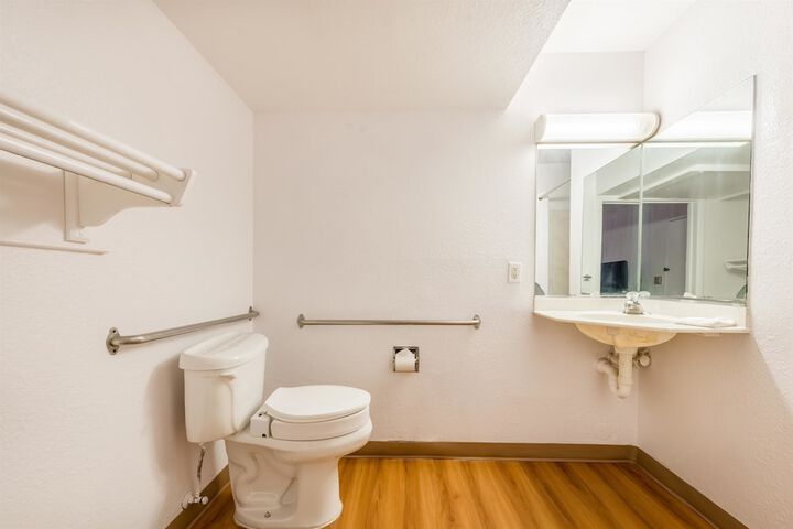 Room 29 of 32