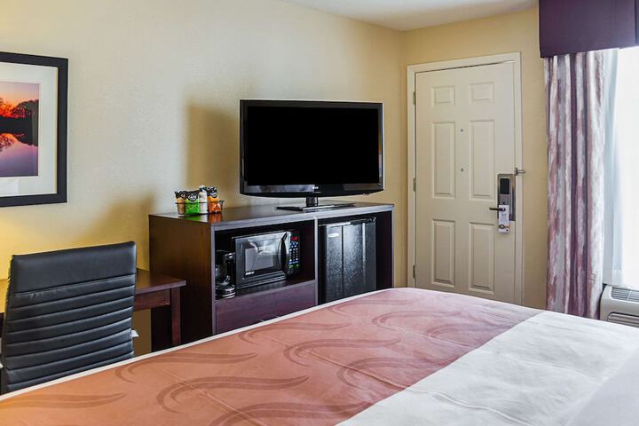 Room 12 of 34